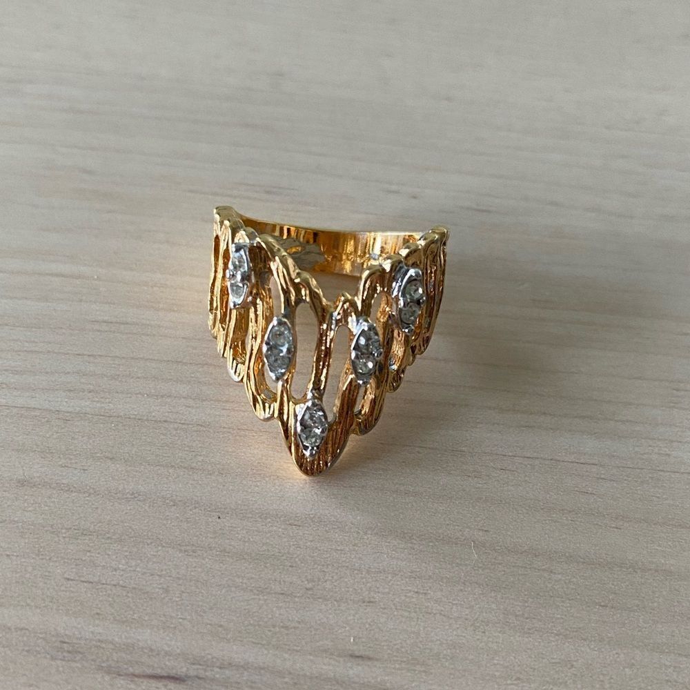 Contemporary Wave & Diamond Ring
